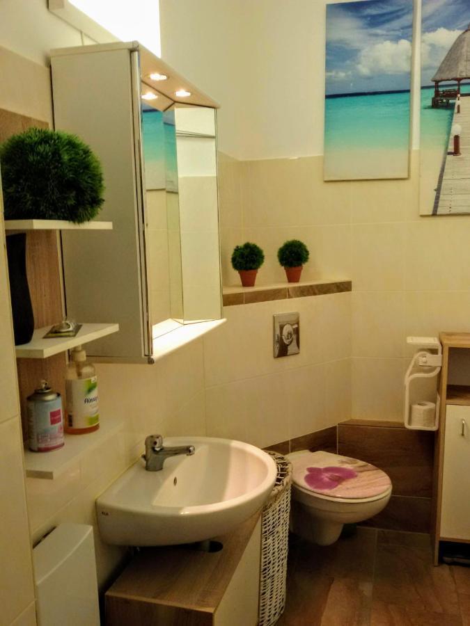 Schwarzer Adler Ferienwohnung Mit 3 Schlafzimmer, Wz, Kueche, Bad Markisch Buchholz ภายนอก รูปภาพ